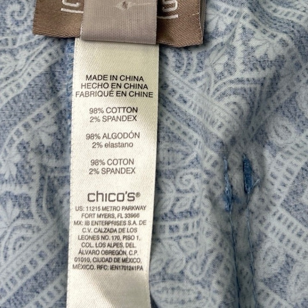 Chico's Womens Paisley Cargo Straight Leg Cropped Pants Size 0.5/6 Blue White - Picture 6 of 11